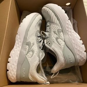 Gravity Defyer Shoes Women 8.5 white